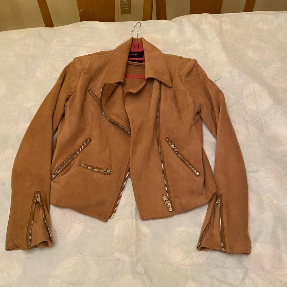 Olivaceous Tan Leather Jacket with Zipper Accents